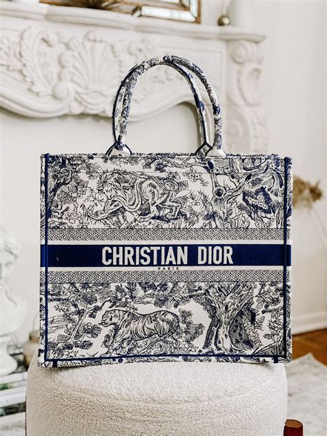 kulturbeutel dior|dior's book tote toile de jouy.